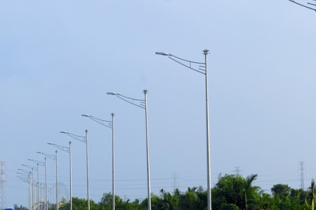 Hệ thống chiếu sáng đường Nguyễn Hữu Thọ - TP.HCM