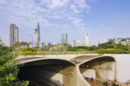 Duy tu hệ thống chiếu sáng Hầm sông Sài Gòn