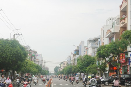 Duy tu, thay thế đèn chiếu sáng đường Nguyễn Thái Sơn